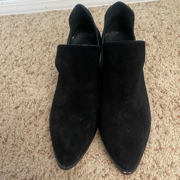 Black cutout Chinese laundry Focus ankle booties 9 - Picture 5 of 8